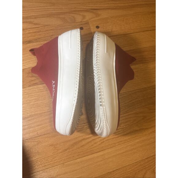 DKNY Donna Karan Mada Platform Slip On Red Sneakers Shoes Size 8 M - Picture 8 of 11